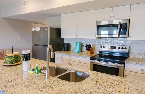 Davenport Condominio | 2 Bedroom Retreat at Regal Palms. Watch Disney Fireworks from Balcony!