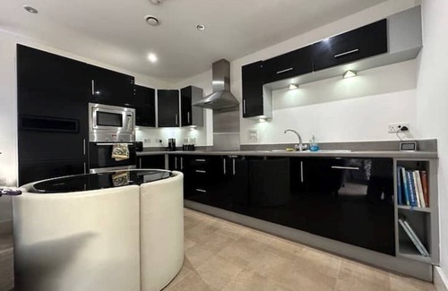 Stockton-on-Tees Casa | 2 Bedroom Riverside Property with Roof Terrace