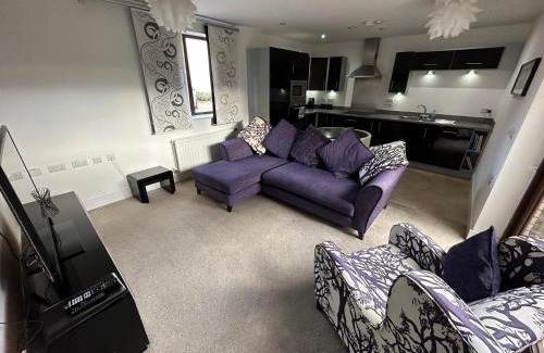 Stockton-on-Tees Casa | 2 Bedroom Riverside Property with Roof Terrace