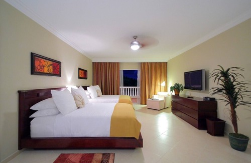 Los Maestros Complejo | 2 Bedroom room at Lifestyle Resort