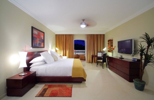 Los Maestros Complejo | 2 Bedroom room at Lifestyle Resort