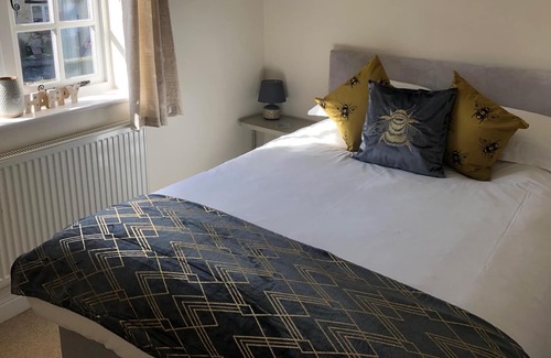 Hinton Charterhouse Cabaña | Premier-Rural-Baño Privado