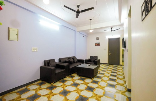 Sigra Casa | 2 bedroom set with 5 seater sofa in living room, WIFI, AC in Varanasi city.