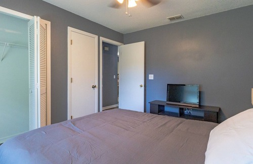 Lakeland Casa | 2 bedroom southside townhouse