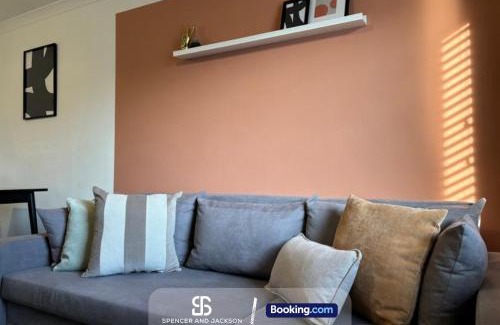 Oxford City Centre Apartamento | 2 Bedroom Spacious Duplex with Free Parking Near The University - By Spencer & Jackson Short Lets & Serviced Accommodation Oxford