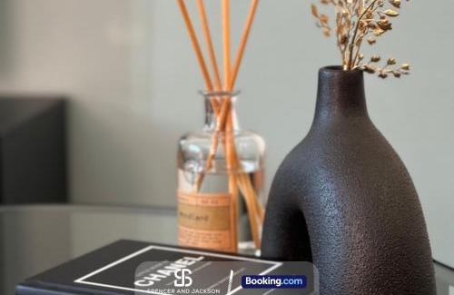 Oxford City Centre Apartamento | 2 Bedroom Spacious Duplex with Free Parking Near The University - By Spencer & Jackson Short Lets & Serviced Accommodation Oxford