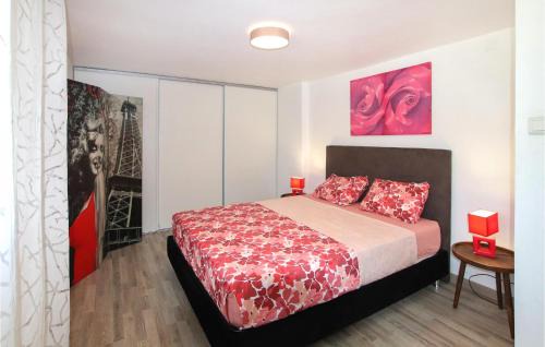 Gemenos Apartamento | 2 Bedroom Stunning Apartment In Gemenos