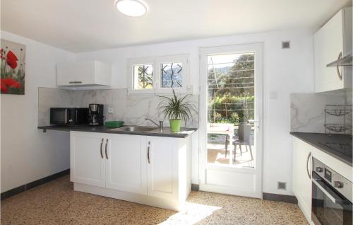 Gemenos Apartamento | 2 Bedroom Stunning Apartment In Gemenos