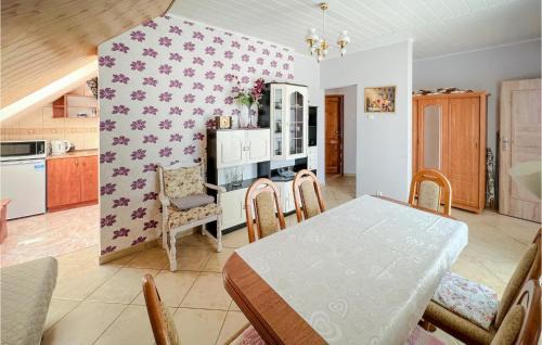 Uniescie Apartamento | 2 Bedroom Stunning Apartment In Mielno