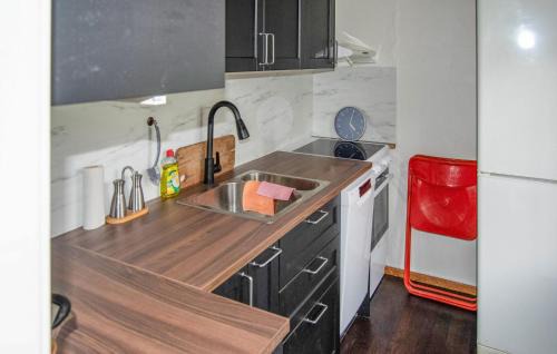 Djurhamn Casa | 2 Bedroom Stunning Home In Stockholm