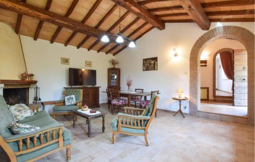 Valfabbrica Casa | 2 Bedroom Stunning Home In Casacastalda