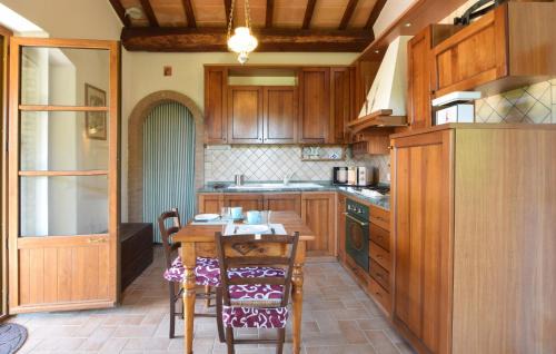 Valfabbrica Casa | 2 Bedroom Stunning Home In Casacastalda