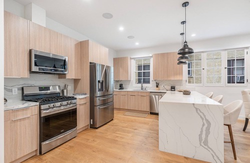 Fairfax District Apartamento | 2 bedroom Stunning unit