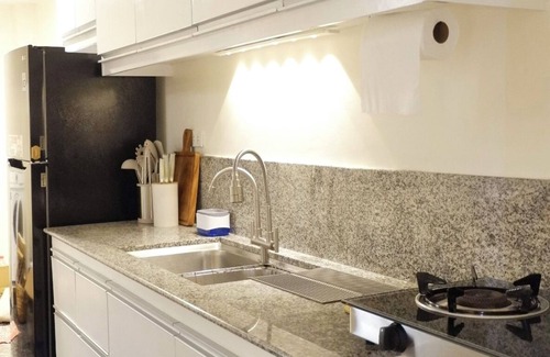 San Pablo Casa | 2-bedroom stylish house in peaceful San Pablo City with WiFi, AC & Full Kitchen