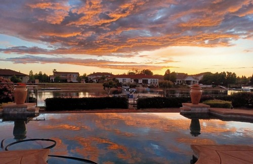 Roseville Apartamento | 2 Bedroom Suite on Lake with Boat and Golf Course. Has separate Entry access