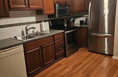 North Myrtle Beach Casa | 2-bedroom townhome in charming Cherry Grove, a 4 minute drive to the beach!