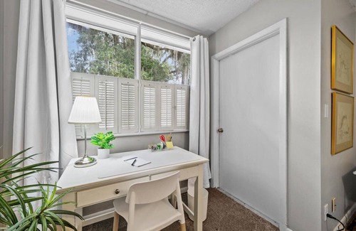 Jacksonville Casa | 2 BEDROOM TOWNHOME IN ORTEGA - 1 Block From St. John's River