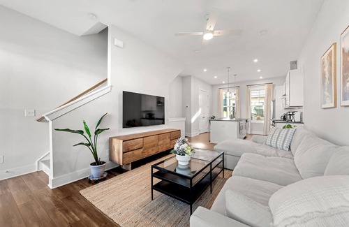 Chosewood Park Casa | 2-Bedroom Townhouse in Atlanta Near Airport, Downtown, Beltline, and More