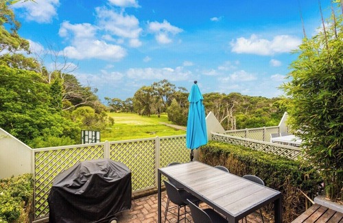 Cowes Casa | 2 Bedroom Townhouse Next to Golf