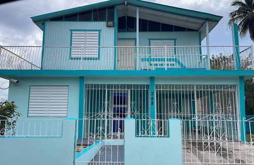 Rio Jueyes Casa | 2-bedroom Tropical house with AC, WiFi in Las Ochenta