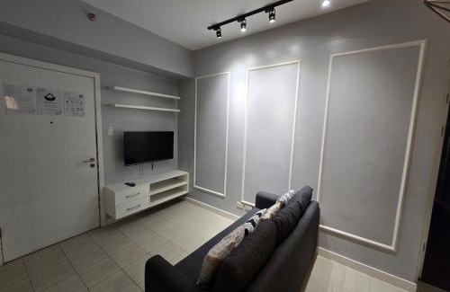 San Lorenzo Apartamento | 2 Bedroom Unit with Queen-sized Beds near NAIA T3