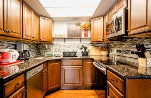 Paradise Apartamento | 2 bedroom UNLV, Thomas Mack