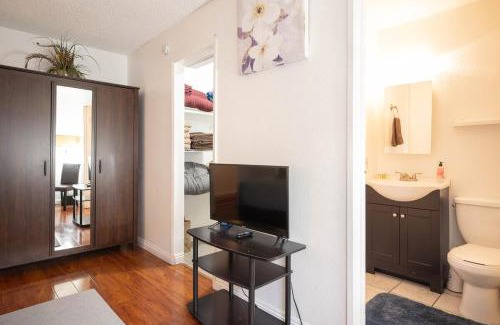 Paradise Apartamento | 2 bedroom UNLV, Thomas Mack