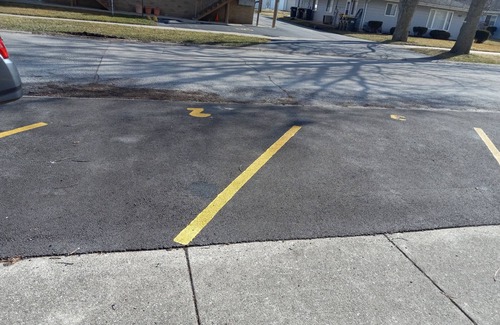 South Chicago Heights Apartamento | 2-bedroom apartment in South Chicago Heights with AC.