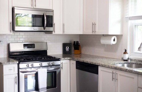 Royal Oak Casa | 2-bedroom vacation home just 17 minutes drive to Ford Field