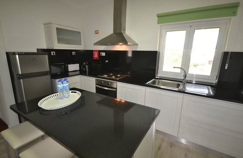 Campos Casa | Villa de 2 dormitorios con jardines y piscina.