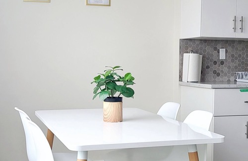 West Edmonton Condominio | 2 Bedroom - Walking Distance to West Edmonton Mall