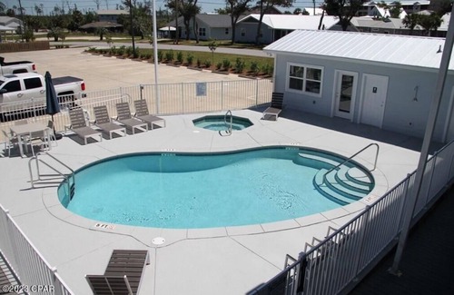 Waterside Village Condominio | 2-bedroom waterfront condo with pool and hot tub in welcoming Mexico Beach