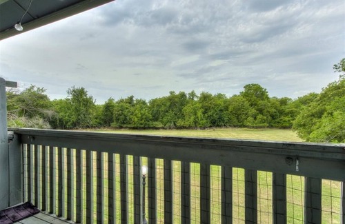 Oklahoma City Condominio | 2-bedroom Wooded view condo in awesome NW OKC in Bluff creek. Entire condo