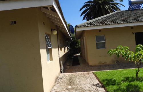 Harare Apartamento | 2 Bedroomed Apartment With En-suite and Kitchenette - 2068