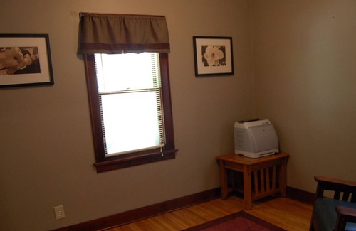 Mason City Casa | 2 bedrooms, 2 bath, fenced in yard and a single stall garage.