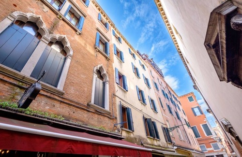 Castello Apartamento | Nuevo piso de diseño moderno en una zona animada de Venecia