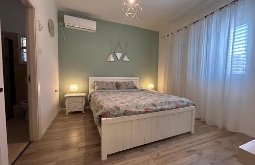 Bat Yam Apartamento | 2 Bedrooms Apartment " Marcheliz " in Bat-yam
