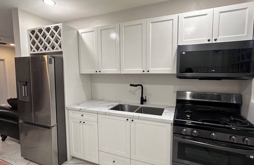 Nassau Apartamento | 2-bedrooms family friendly rental to enjoy in Nassau with AC and quietness.