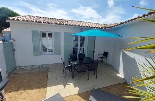 Saint-Maurice-la-Souterraine Casa | 2 Bedrooms Private Vacation Home In Le Bois-Plage-En-Ré