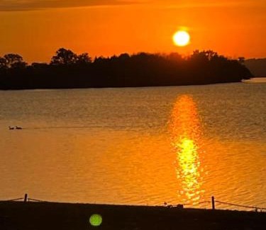 Adolphustown Casa | 2 Bedrooms Holiday Homes In Deseronto