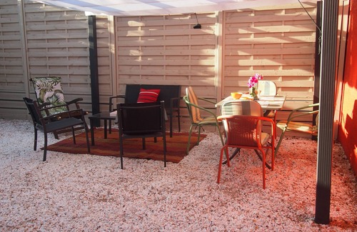 Arles Casa | 2 bedrooms house with living / kitchen dining and large outside patio