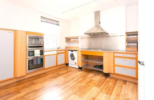 Earl's Court Apartamento | 2 Bedrooms Plus Spacious Lounge Delightful Apartments by Kensington & Chelsea Desirable Locations SW
