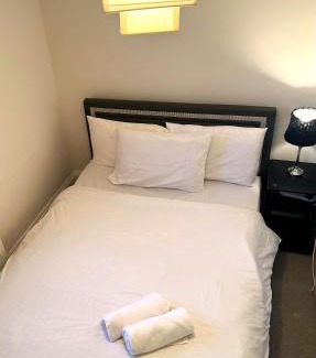 Earl's Court Apartamento | 2 Bedrooms Plus Spacious Lounge Delightful Apartments by Kensington & Chelsea Desirable Locations SW