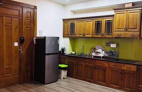 Thang Tam Apartamento | Apartamento de 2 habitaciones con vistas a la ciudad.