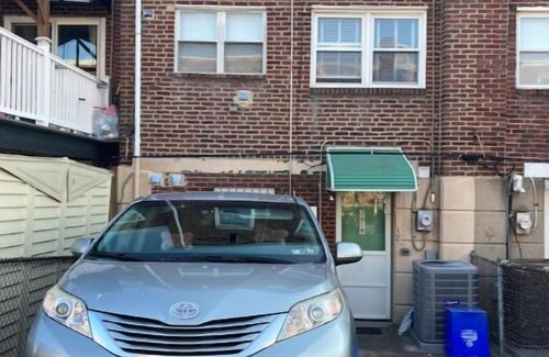 South Philadelphia West Apartamento | 2 beds, 1 bath, 1 car private parking not sharing