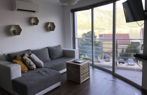 Dobrota Apartamento | 2 Beds, Fjord Panorama and Pool in Dobrota