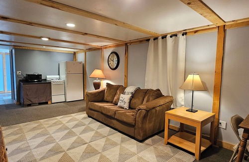 Custer Casa | 2 Benches Cottage in Custer by Mount Rushmore