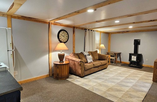 Custer Casa | 2 Benches Cottage in Custer by Mount Rushmore
