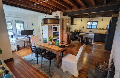 Historic Montford Casa | 2 Block to downtown. Victorian Bungalow Meets Chic Urban Loft
