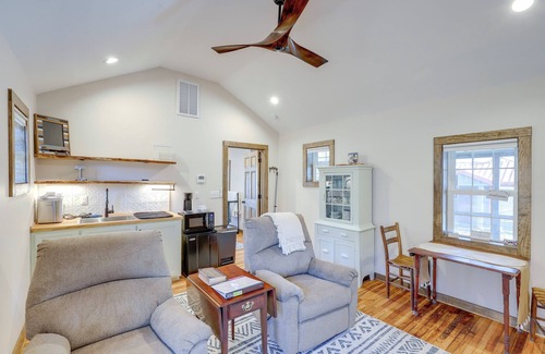 Hot Springs Cabina | 2 Blocks to Appalachian Trail: Updated Cabin!